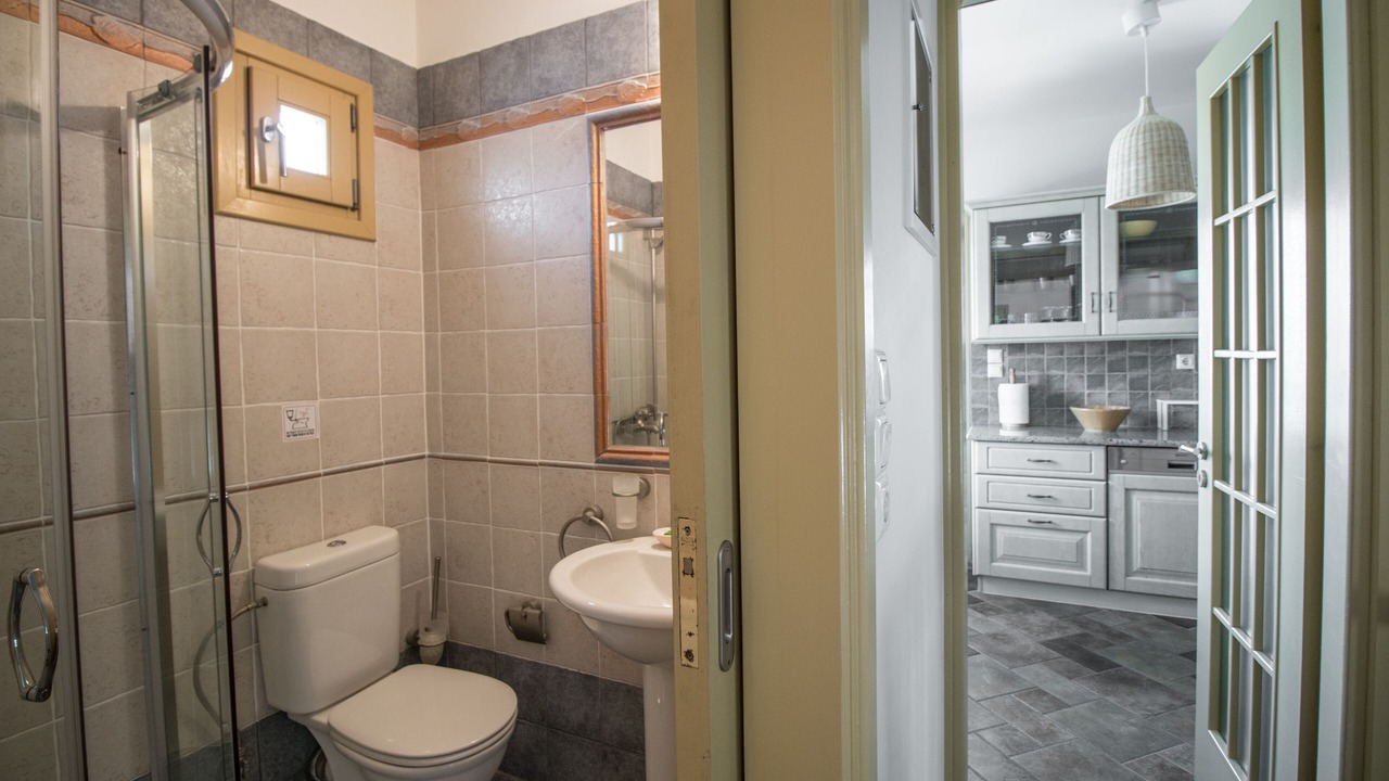 Photo of Bathroom in Maragas