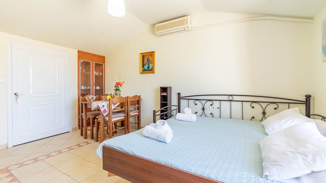 Photo of Bedroom in Perivolion