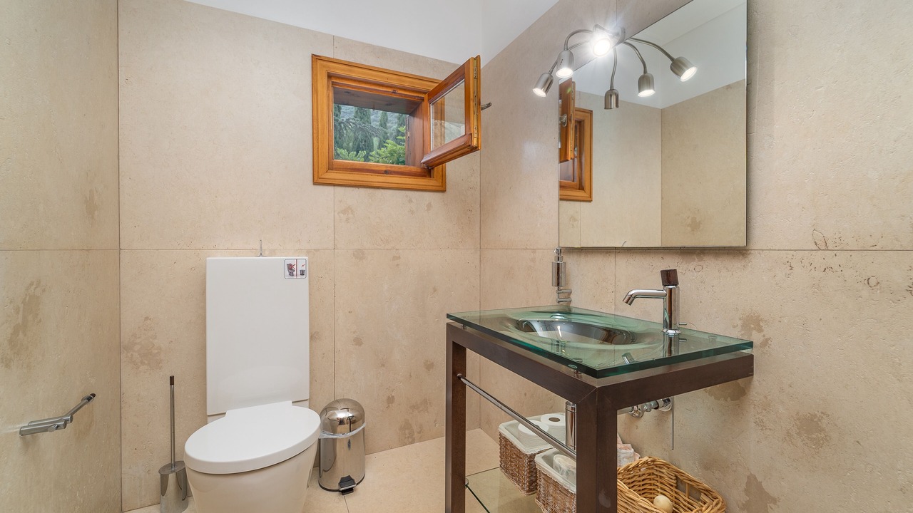 Photo of Bathroom in Pondi