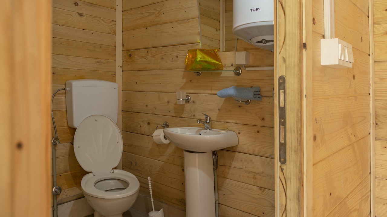 Photo of Bathroom in Karuc