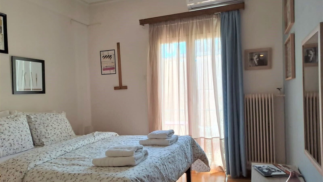 Photo of Bedroom in Exarhia