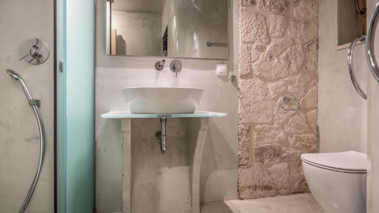 Photo of Bathroom in Elation