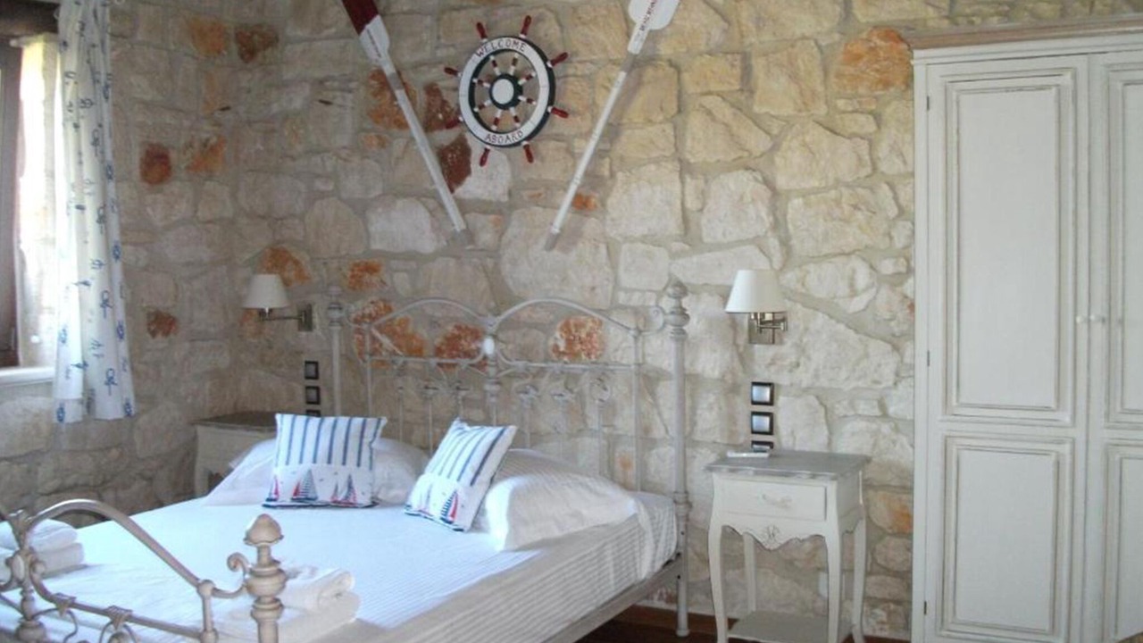Photo of Bedroom in Neromilos