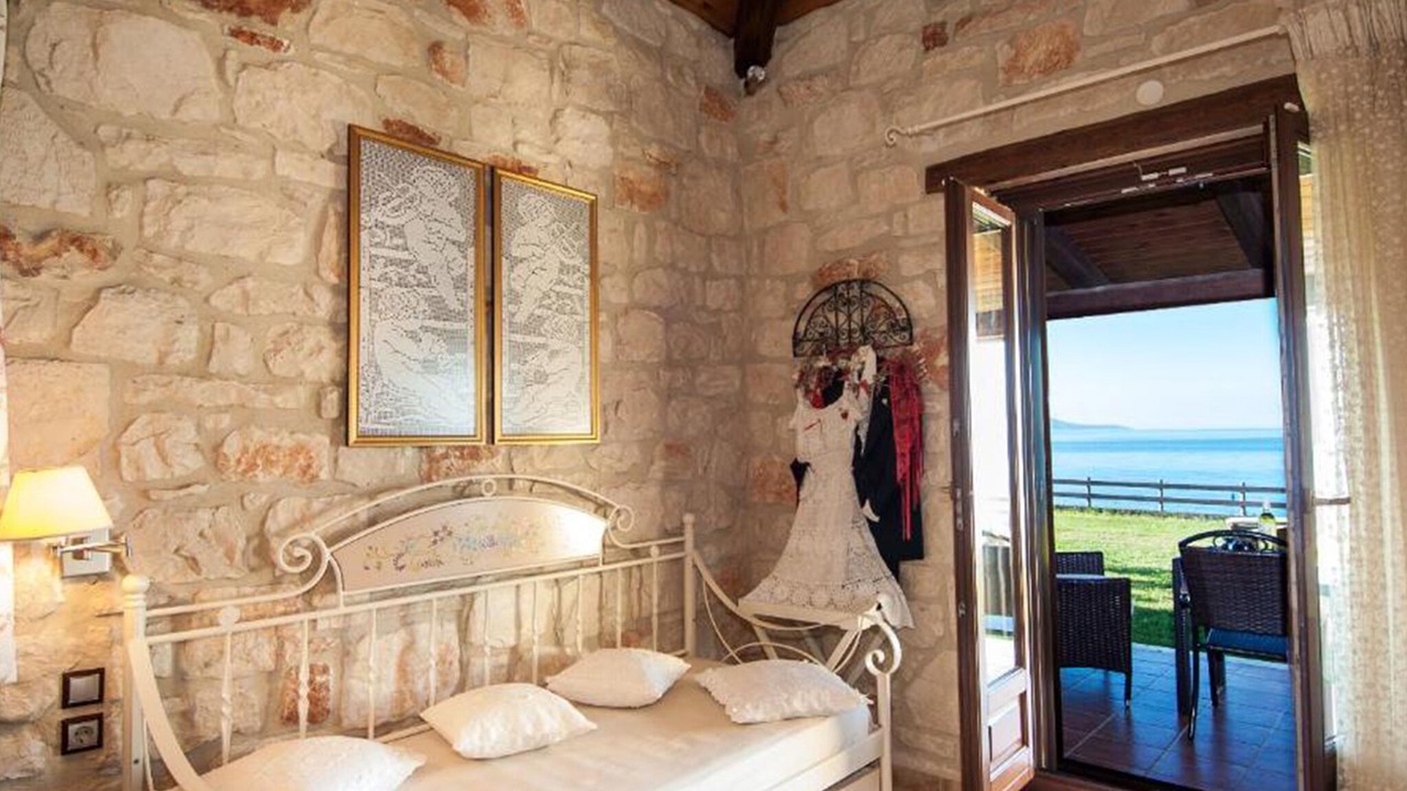 Photo of Bedroom in Neromilos