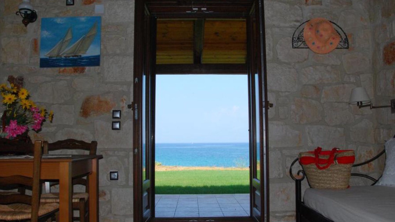 Photo of Bedroom in Neromilos