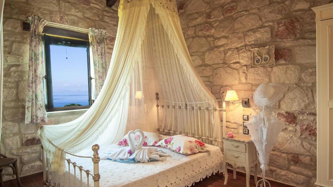 Photo of Bedroom in Neromilos