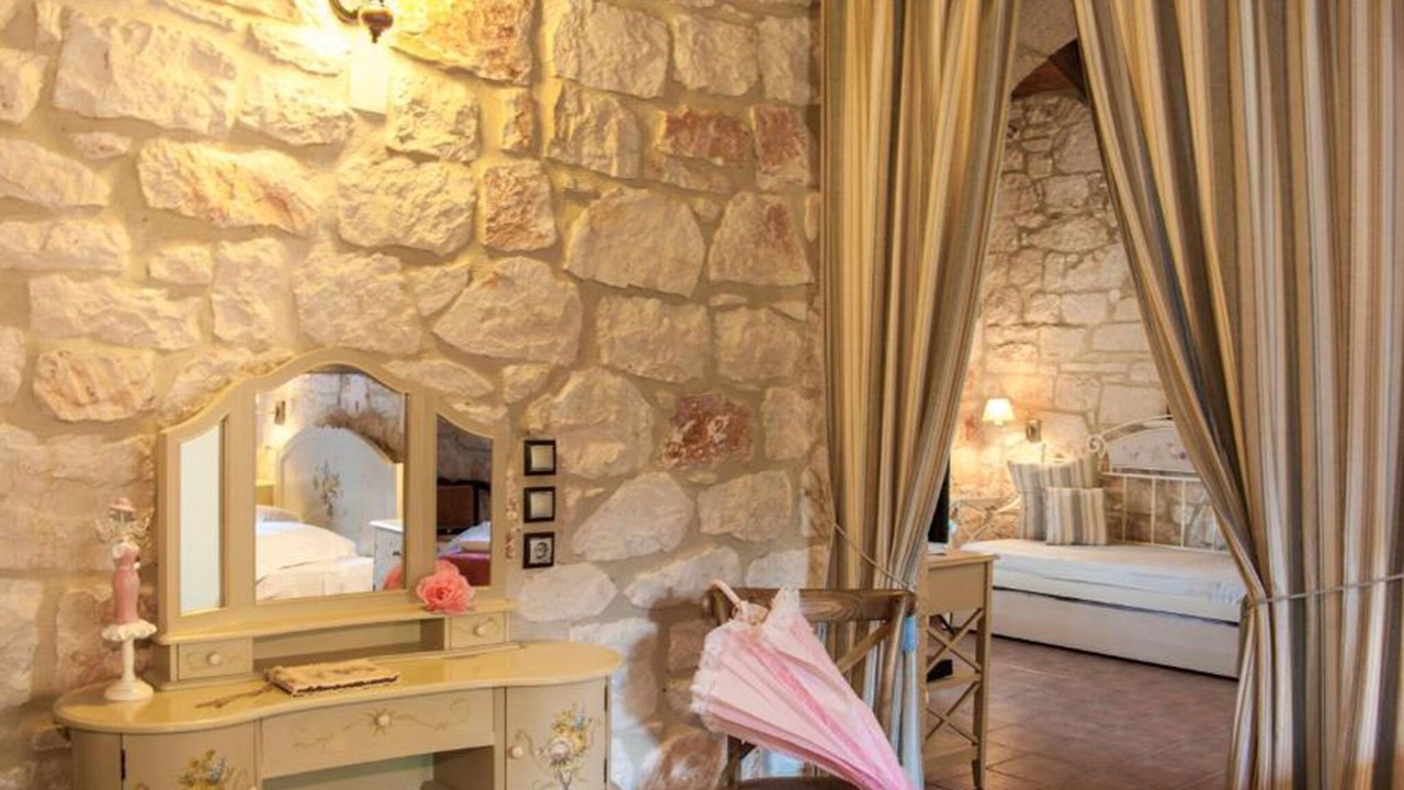 Photo of Bedroom in Neromilos