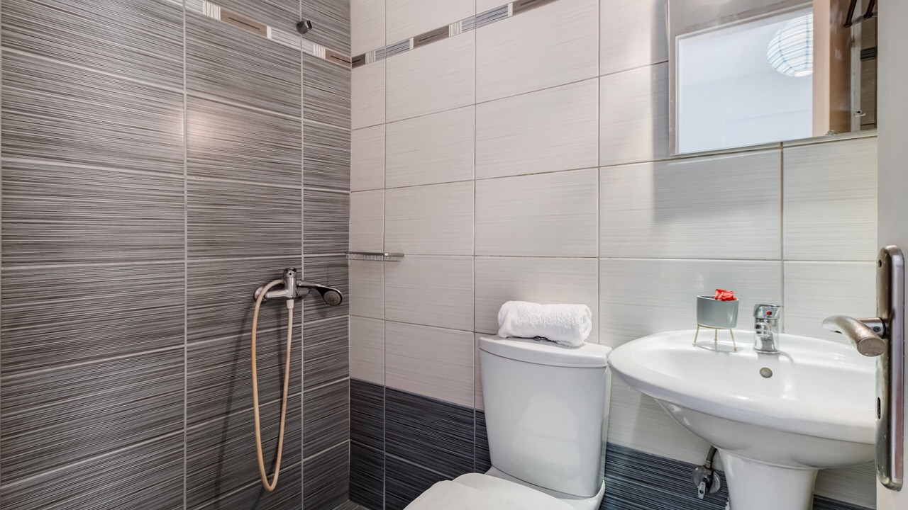Photo of Bathroom in Pondi