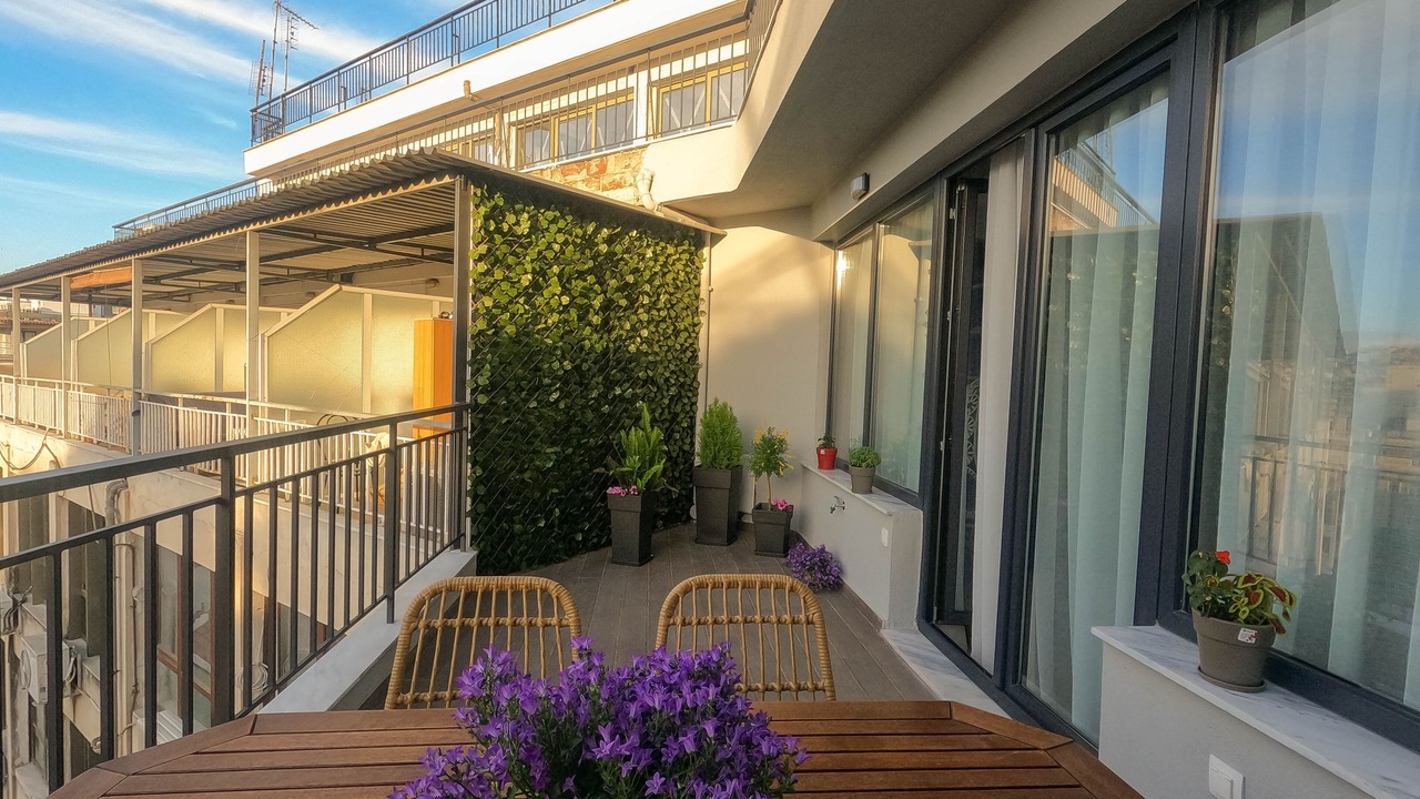 Photo of Patio Balcony in Ladadika
