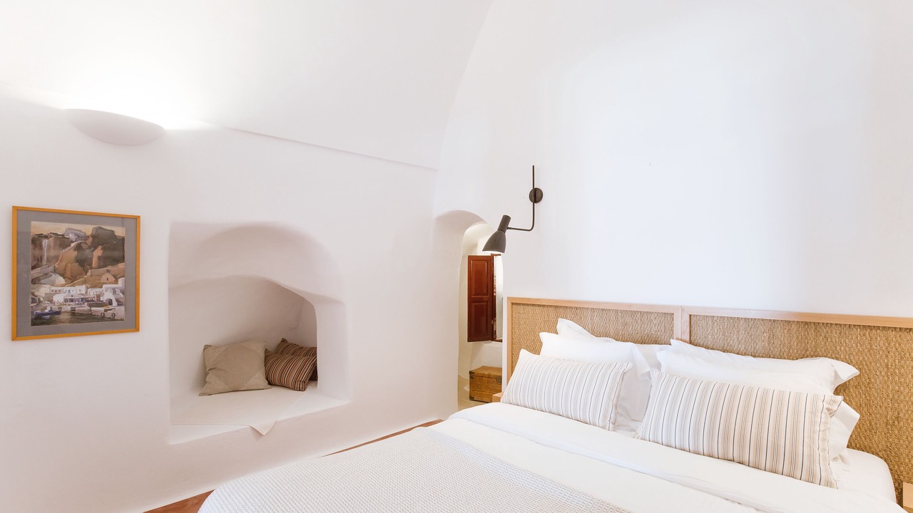 Photo of Bedroom in Oia