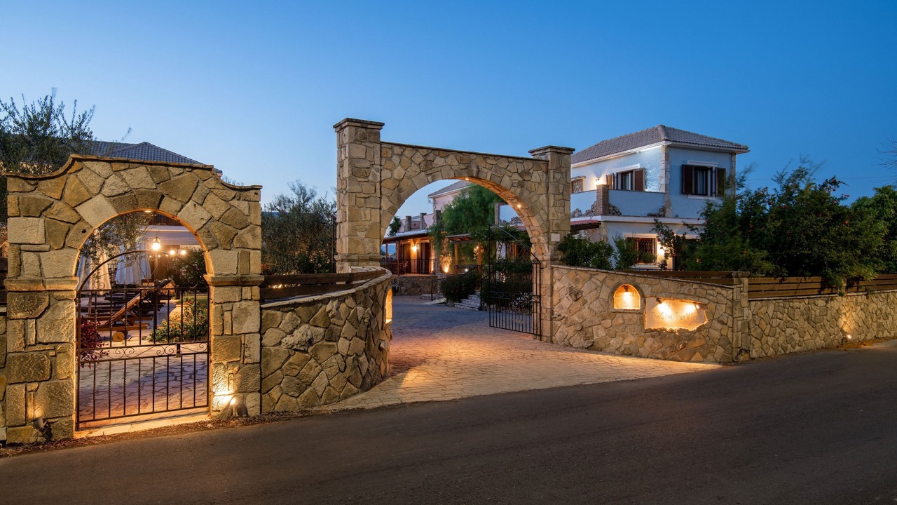 Photo of Outdoor in Neromilos