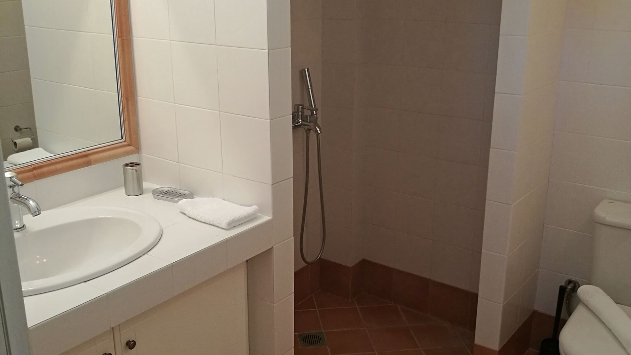 Photo of Bathroom in Maragas