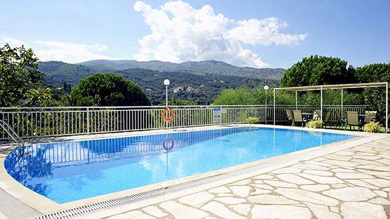 Photo of Outdoor in Petaleia