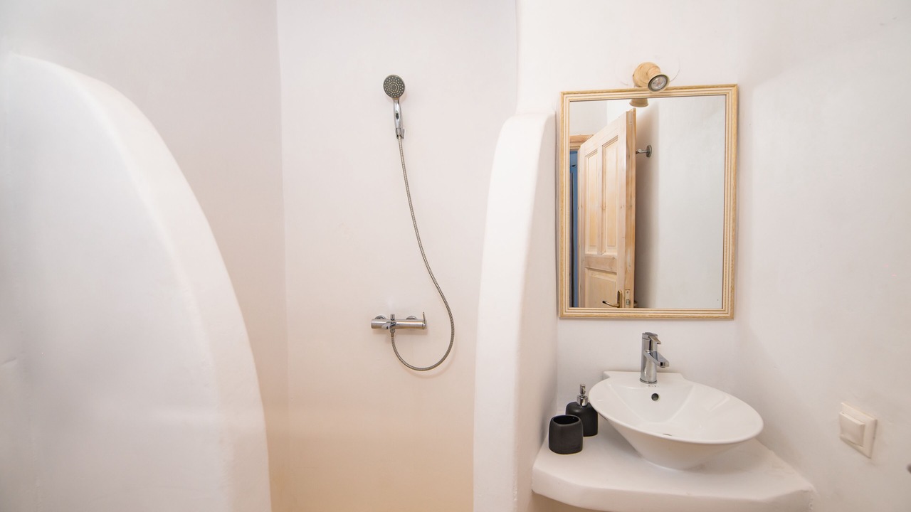 Photo of Bathroom in Kanalia