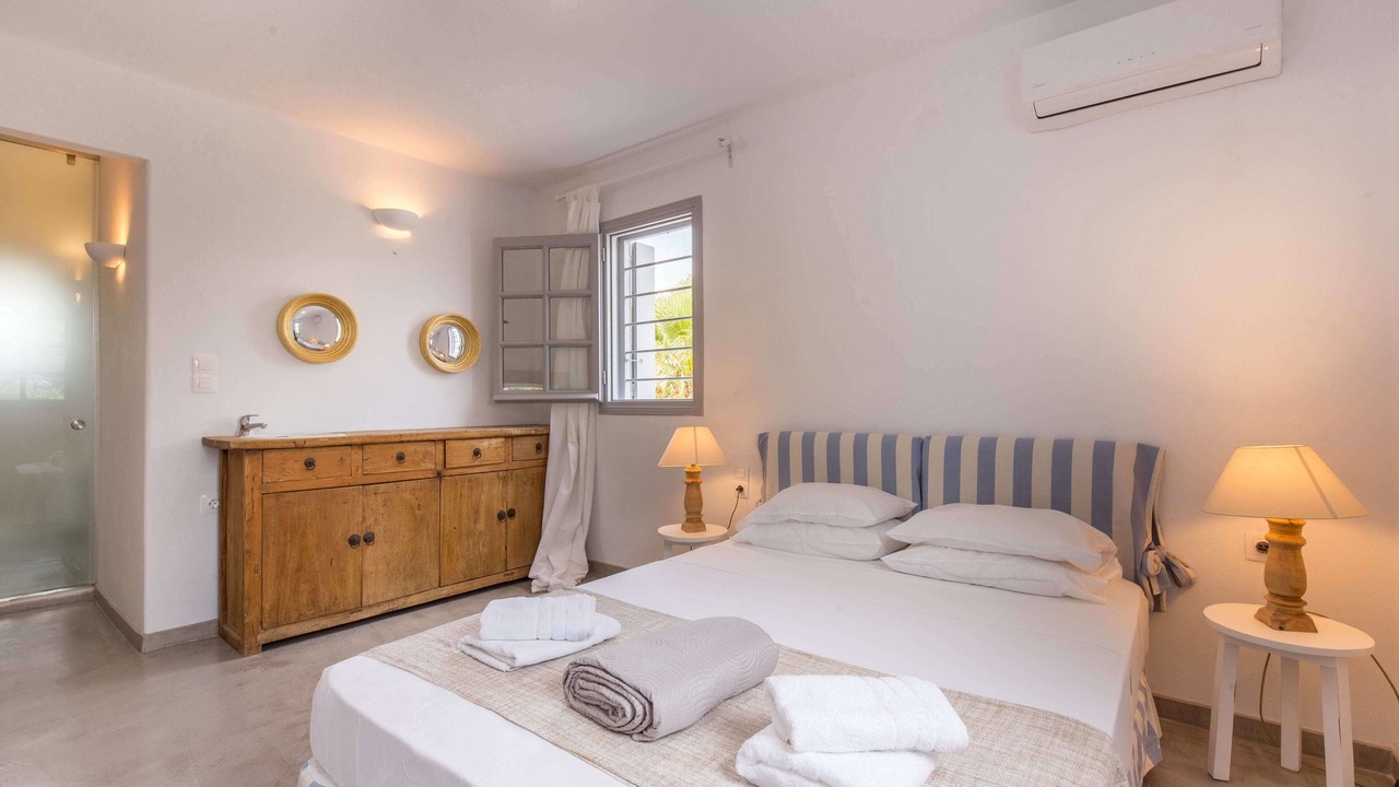 Photo of Bedroom in Platis Gialos