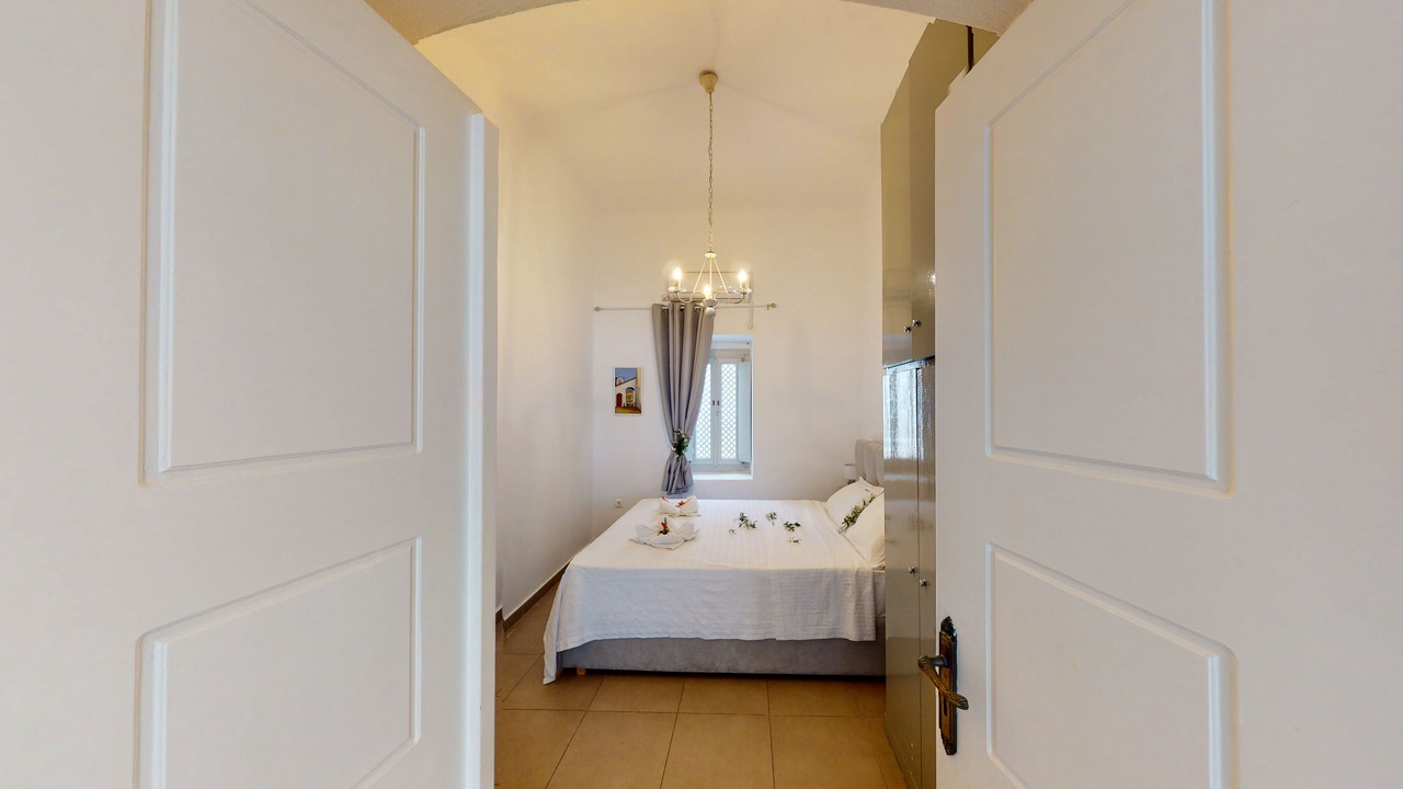 Photo of Bedroom in Fira