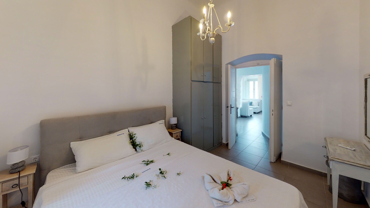 Photo of Bedroom in Fira