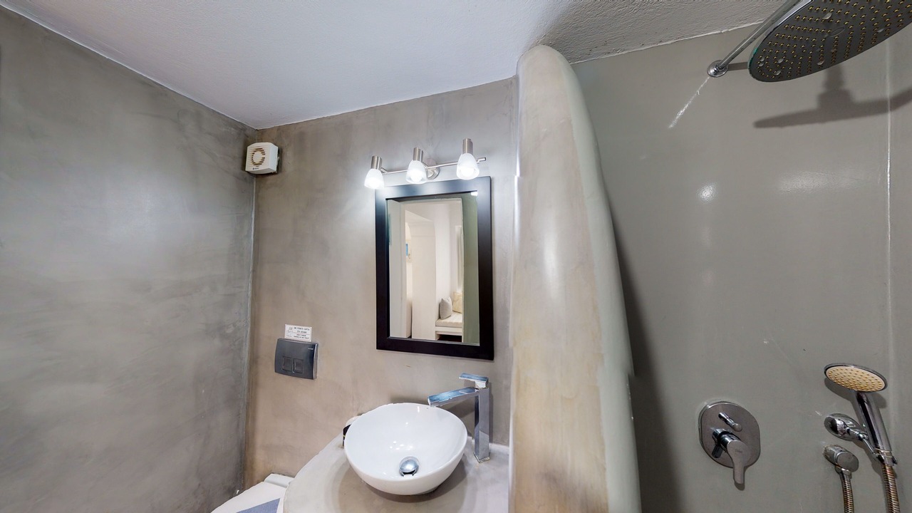 Photo of Bathroom in Fira