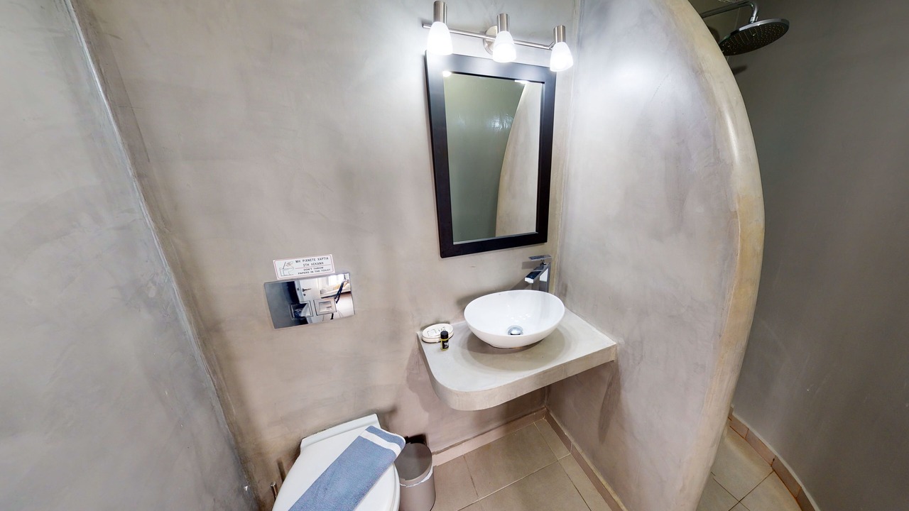 Photo of Bathroom in Fira