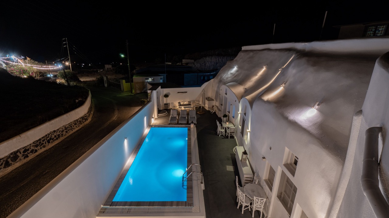 Photo of Others in Fira