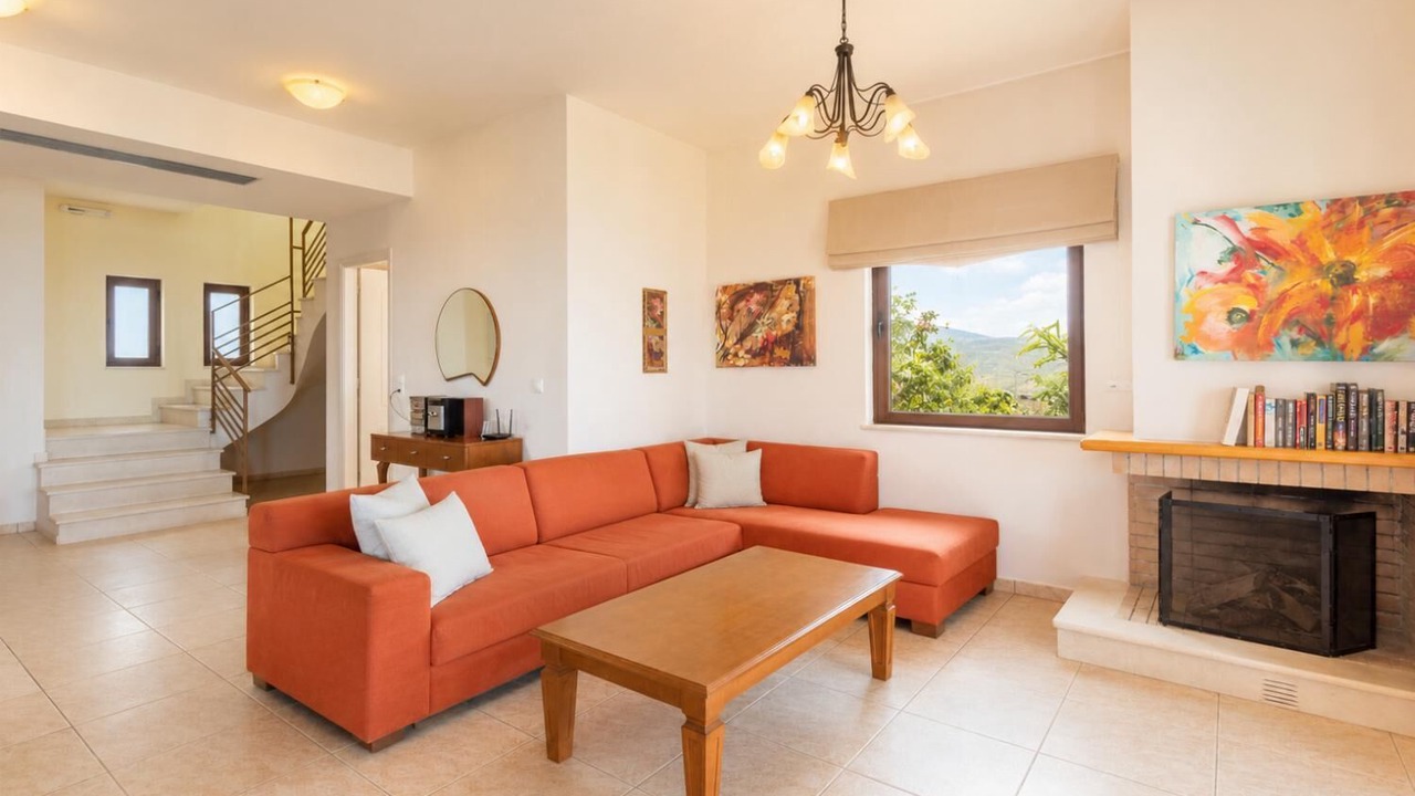 Photo of Livingroom in Roussospiti