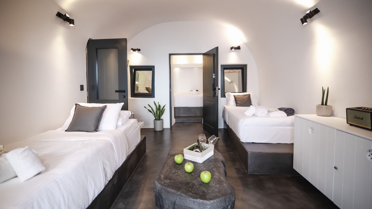 Photo of Bedroom in Oia