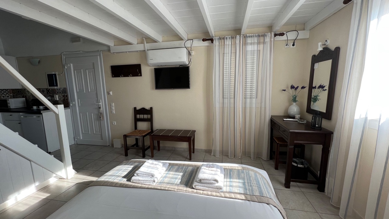 Photo of Bedroom in Oia