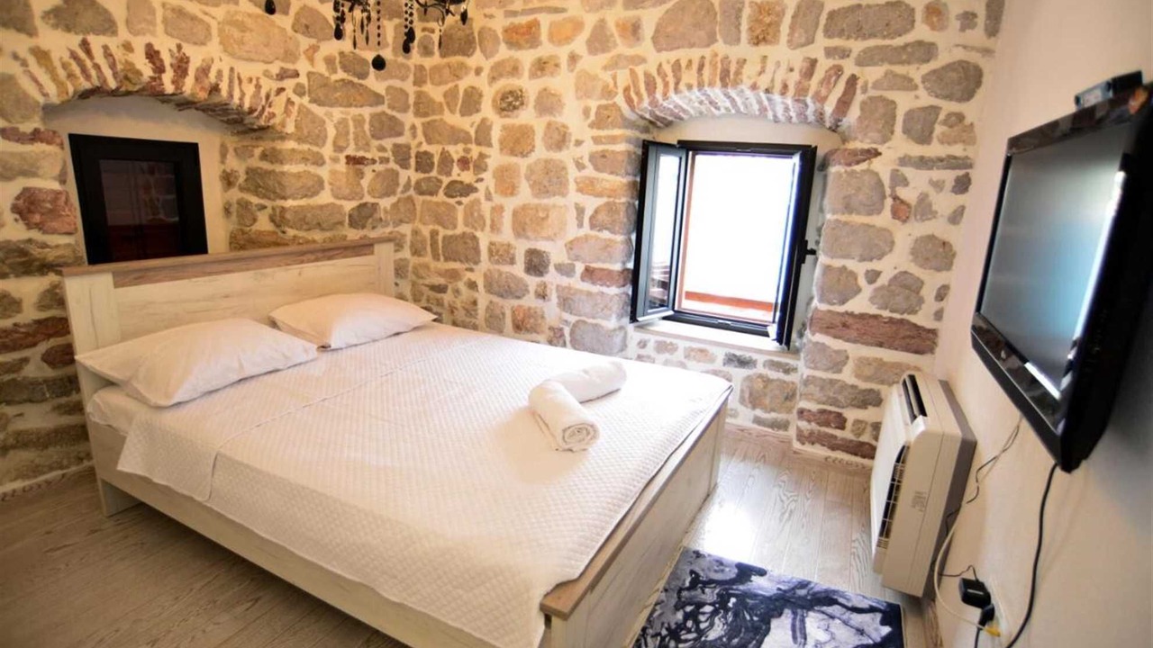 Photo of Bedroom in Kotor