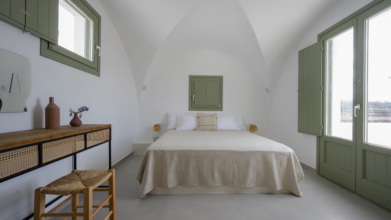 Photo of Bedroom in Oia