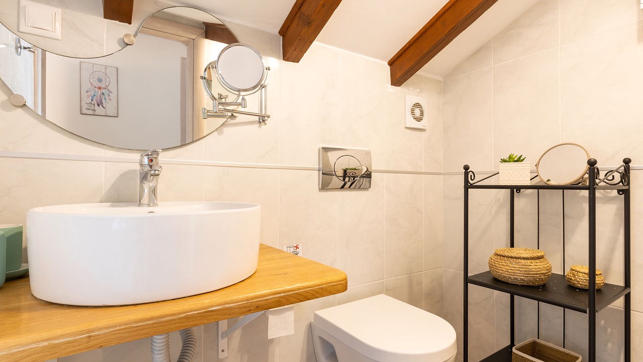 Photo of Bathroom in Parelia