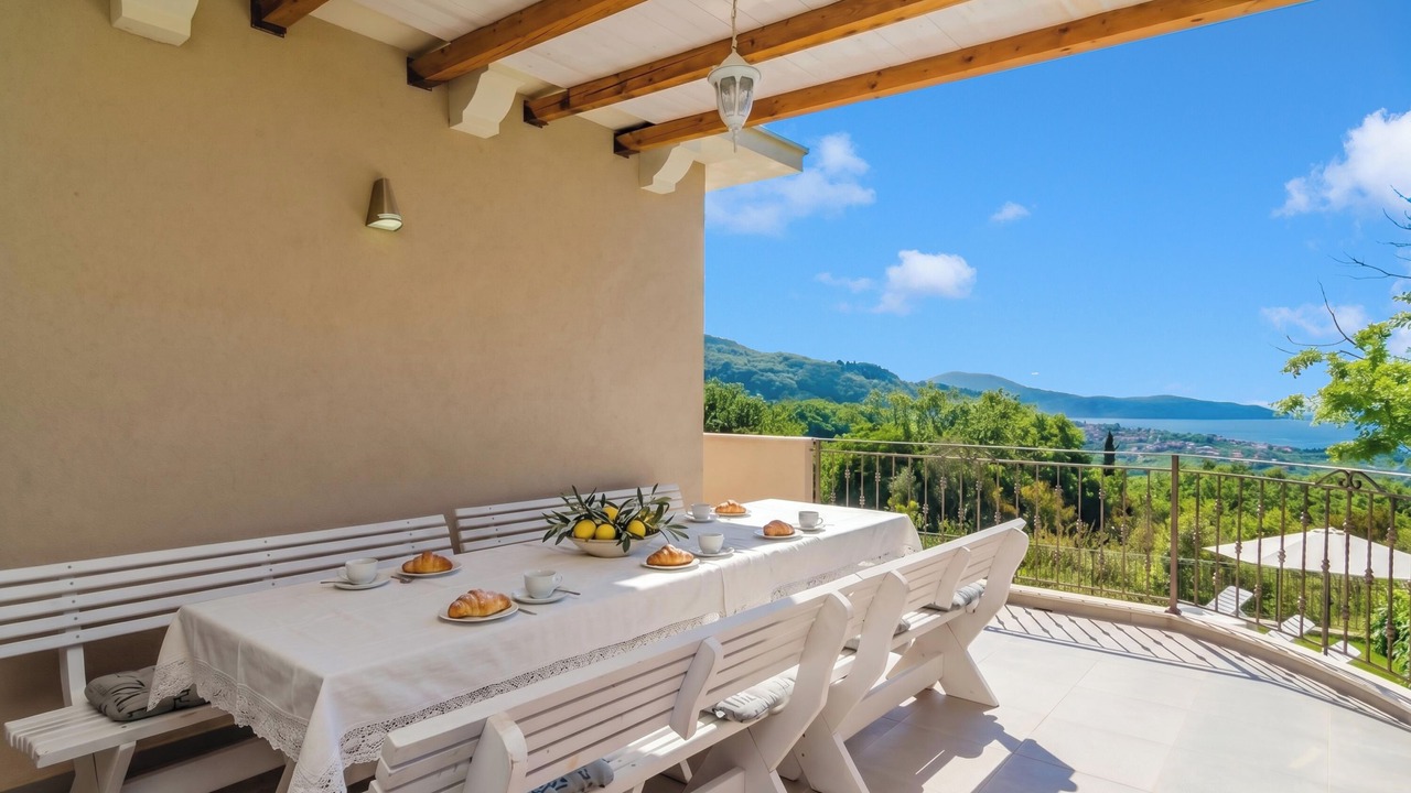Photo of Patio Balcony in Mojdez