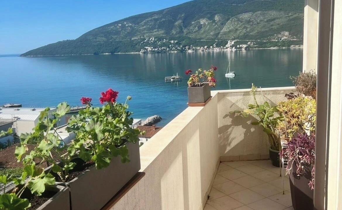 Photo of Patio Balcony in Topla