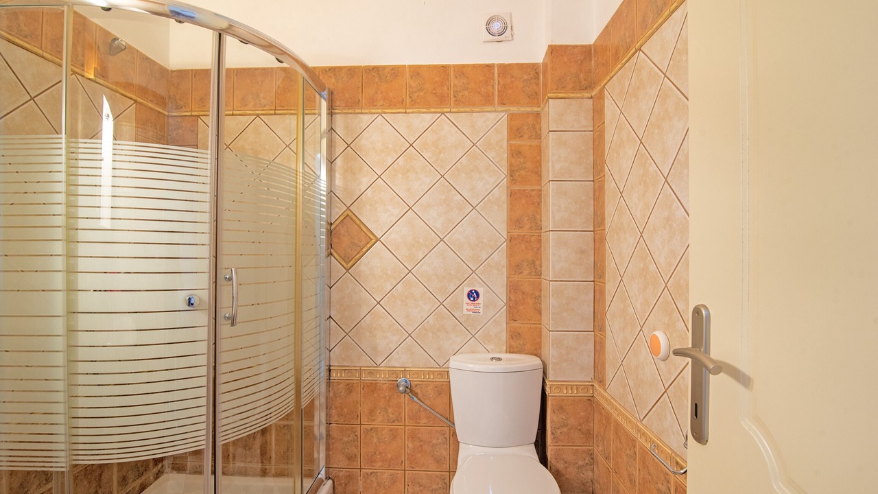 Photo of Bathroom in Messonghi