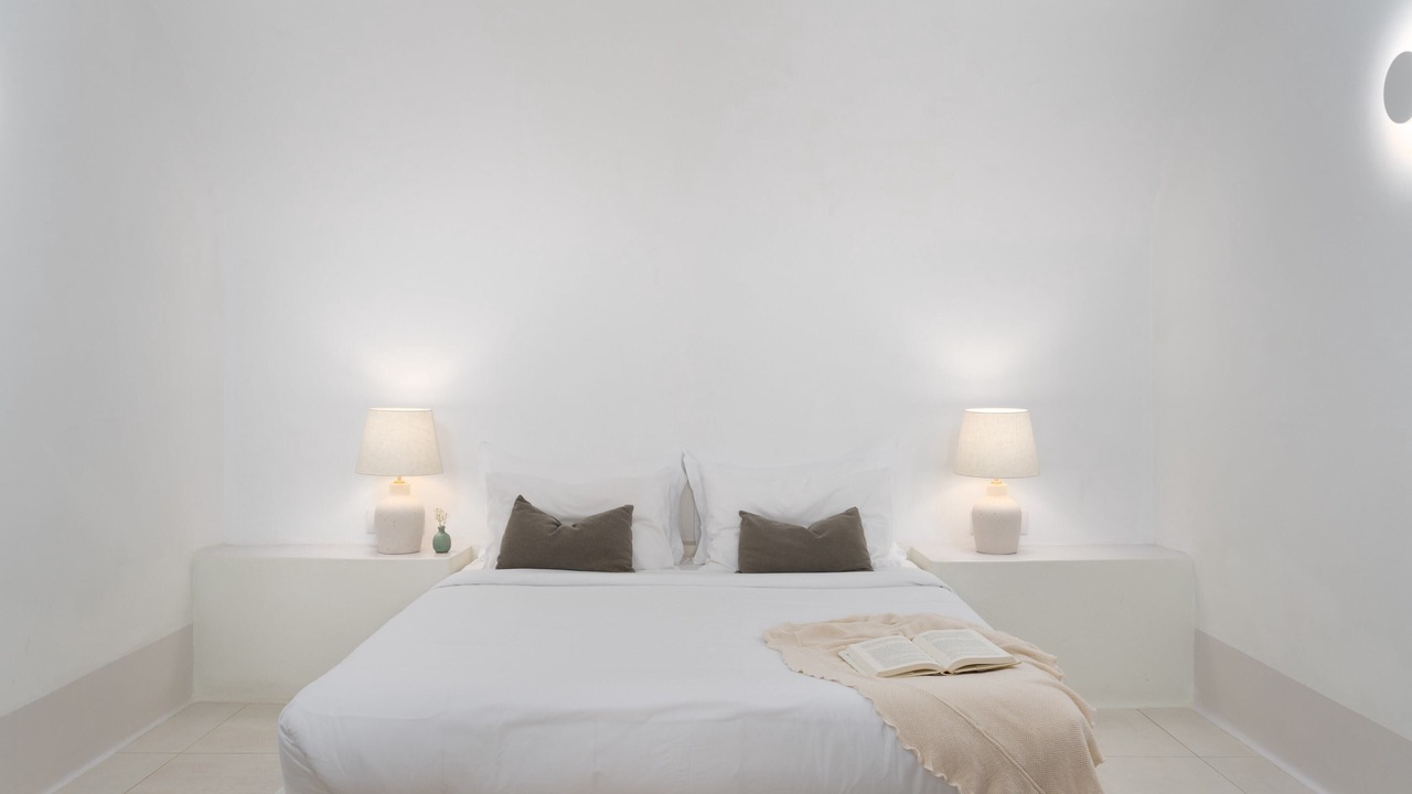 Photo of Bedroom in Oia