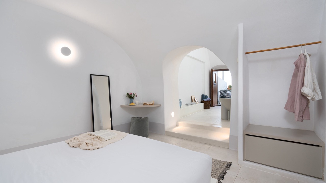 Photo of Bedroom in Oia