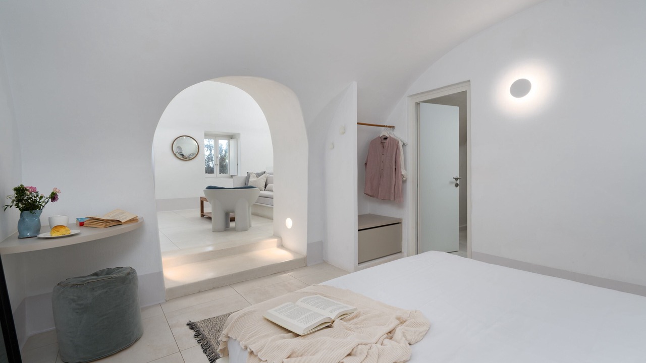 Photo of Bedroom in Oia
