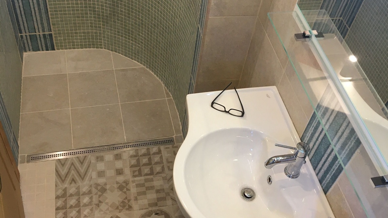 Photo of Bathroom in Igalo