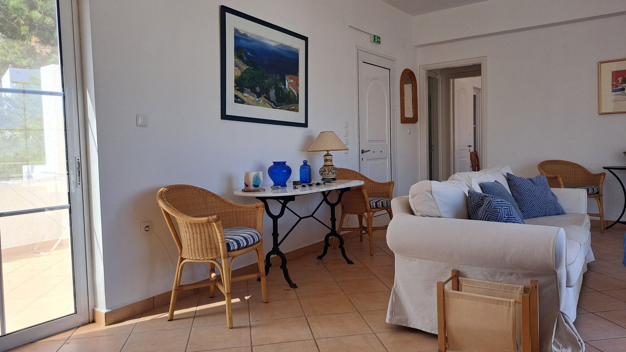 Photo of Livingroom in Alinda
