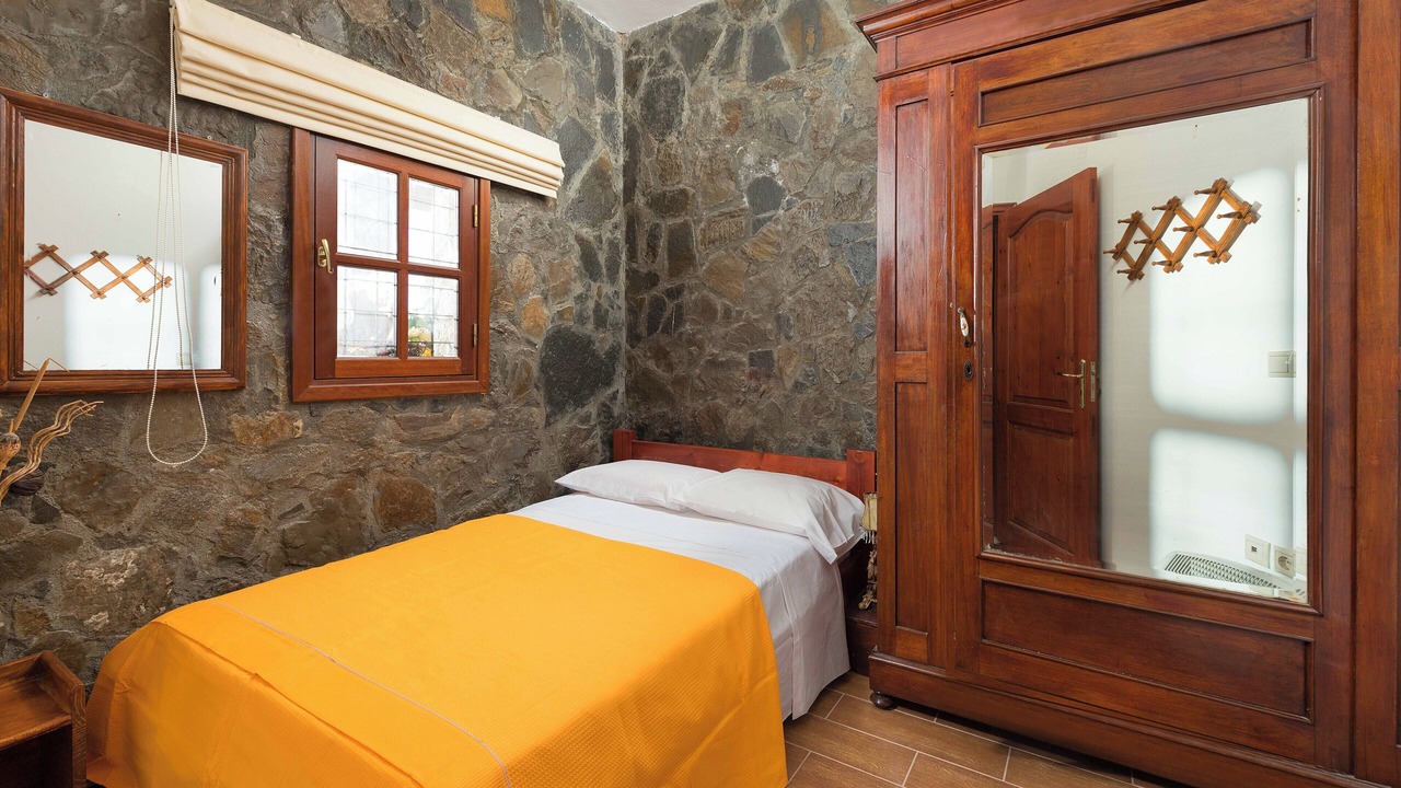 Photo of Bedroom in Gennadi