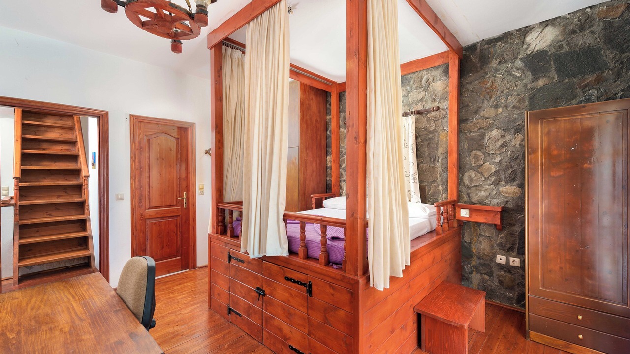 Photo of Bedroom in Gennadi