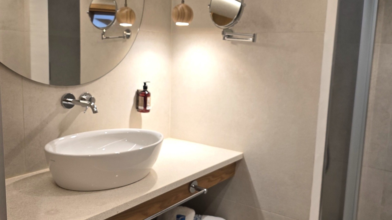 Photo of Bathroom in Lambi