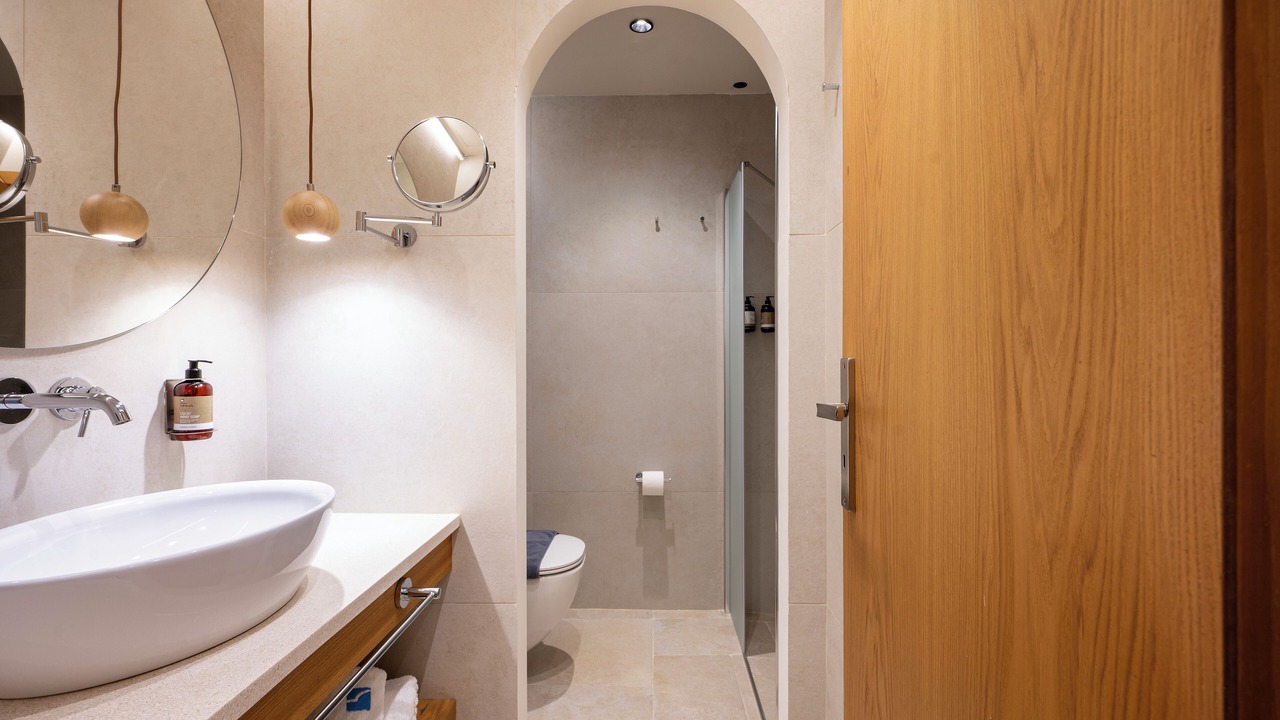 Photo of Bathroom in Lambi