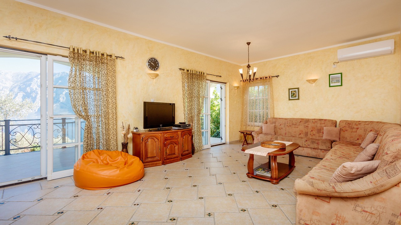 Photo of Livingroom in Prcanj