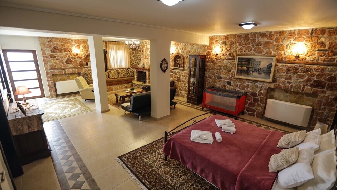 Photo of Bedroom in Midea