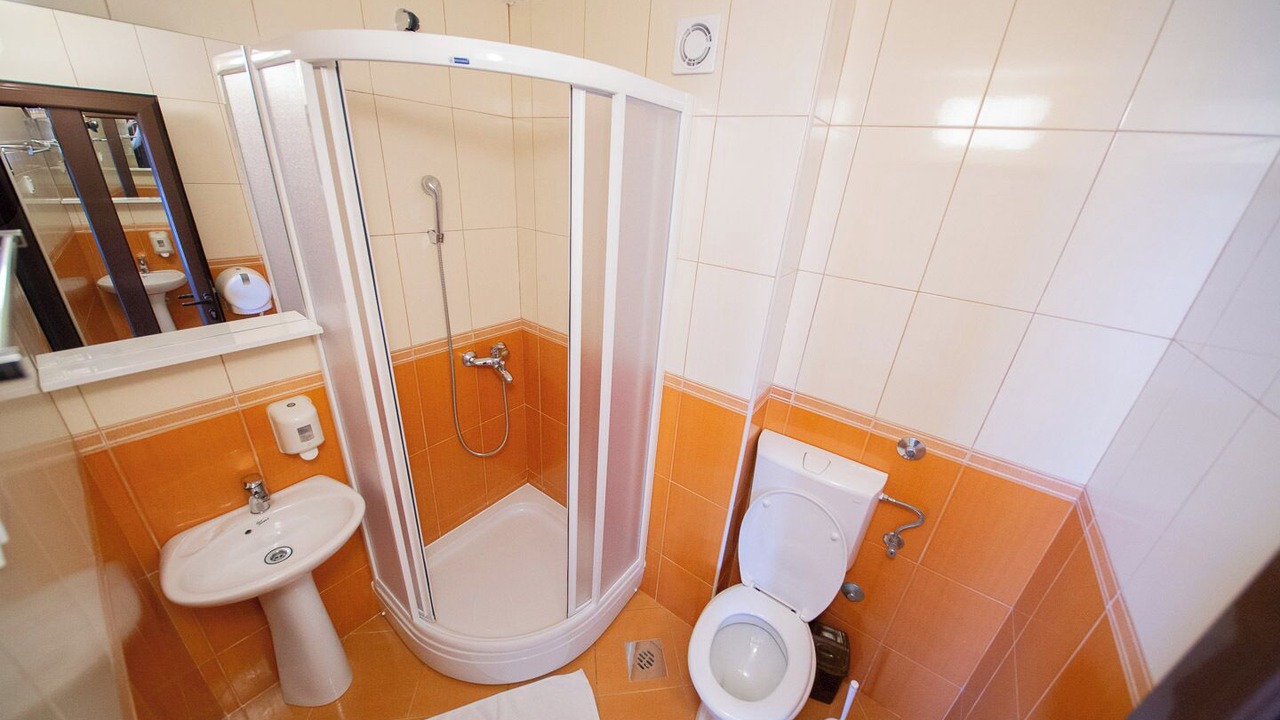 Photo of Bathroom in Maini