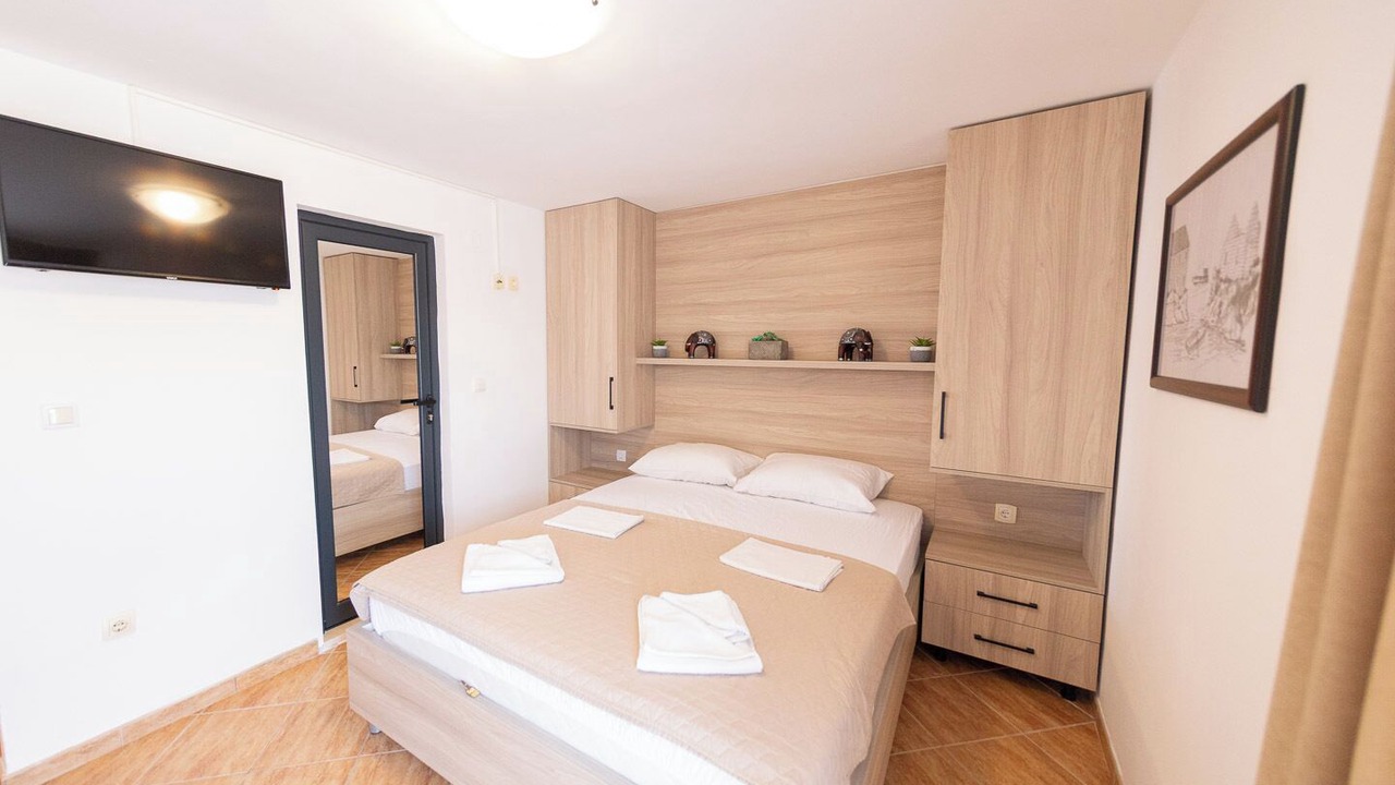 Photo of Bedroom in Maini