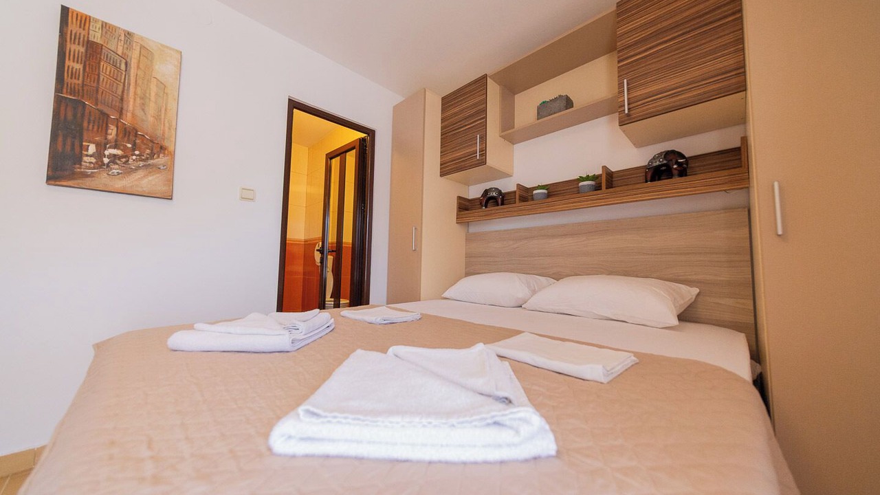 Photo of Bedroom in Maini