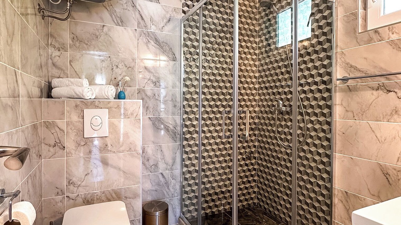 Photo of Bathroom in Strp