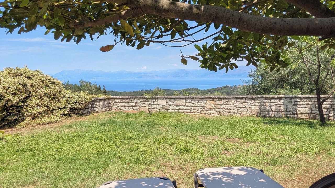 Photo of Outdoor in Petaleia