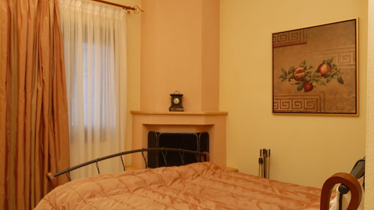 Photo of Bedroom in Mouresi